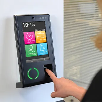 Une solution de pointage par la reconnaissance d'empreinte digitale